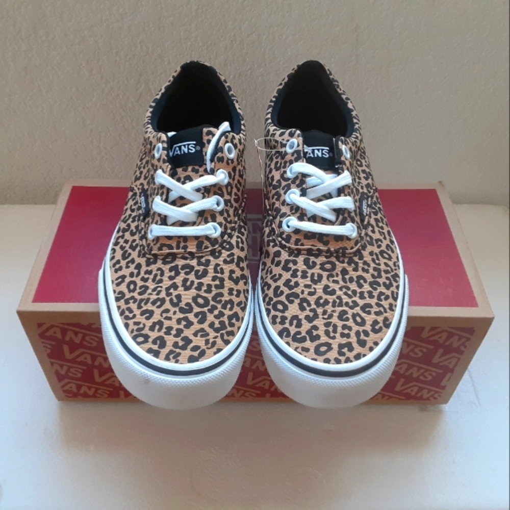 Vans - Picture 2 of 4